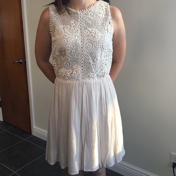 Francesca Embroidered midi dress - Picture 2 of 5